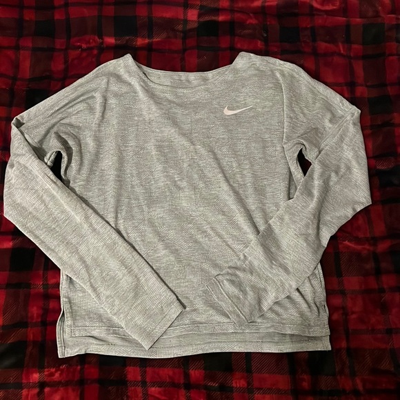 Women’s XS Dri-Fit Nike Shirt - Picture 1 of 2